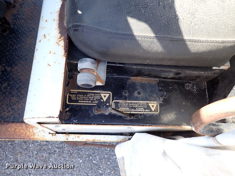 image for item DK4666 1982 Cushman  utility vehicle