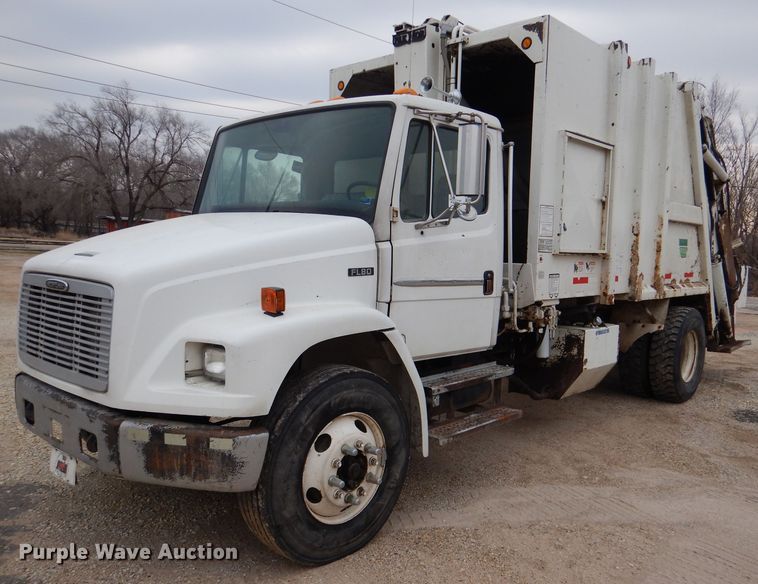 image for item DL4854 2000 Freightliner FL80  refuse truck