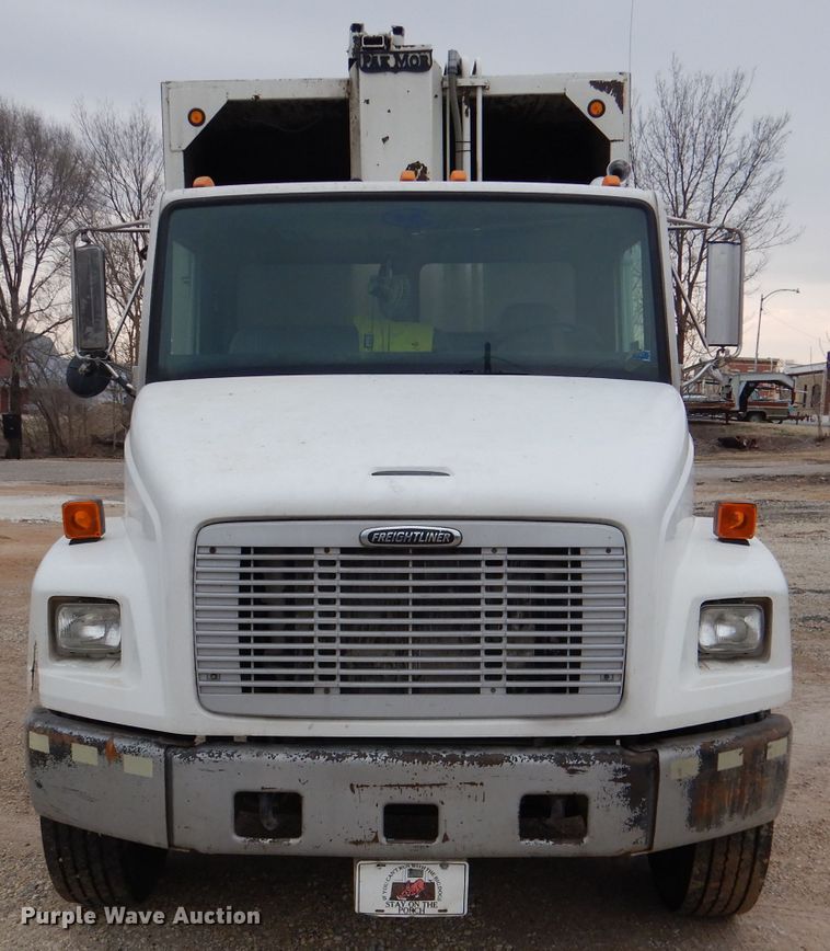 image for item DL4854 2000 Freightliner FL80  refuse truck