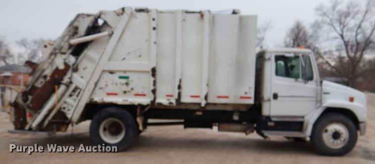 image for item DL4854 2000 Freightliner FL80  refuse truck