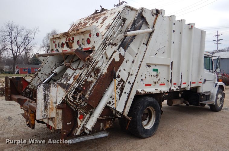 image for item DL4854 2000 Freightliner FL80  refuse truck