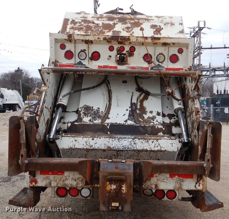 image for item DL4854 2000 Freightliner FL80  refuse truck