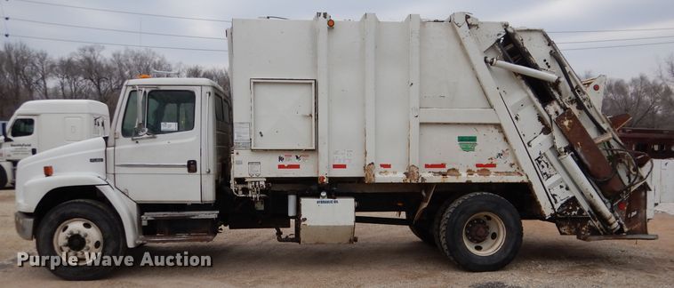 image for item DL4854 2000 Freightliner FL80  refuse truck