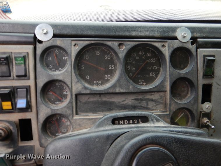 image for item DL4854 2000 Freightliner FL80  refuse truck