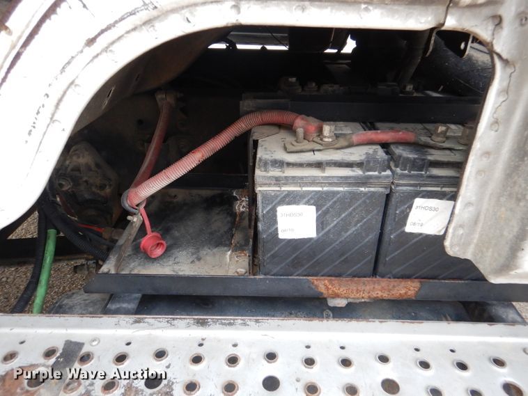 image for item DL4854 2000 Freightliner FL80  refuse truck