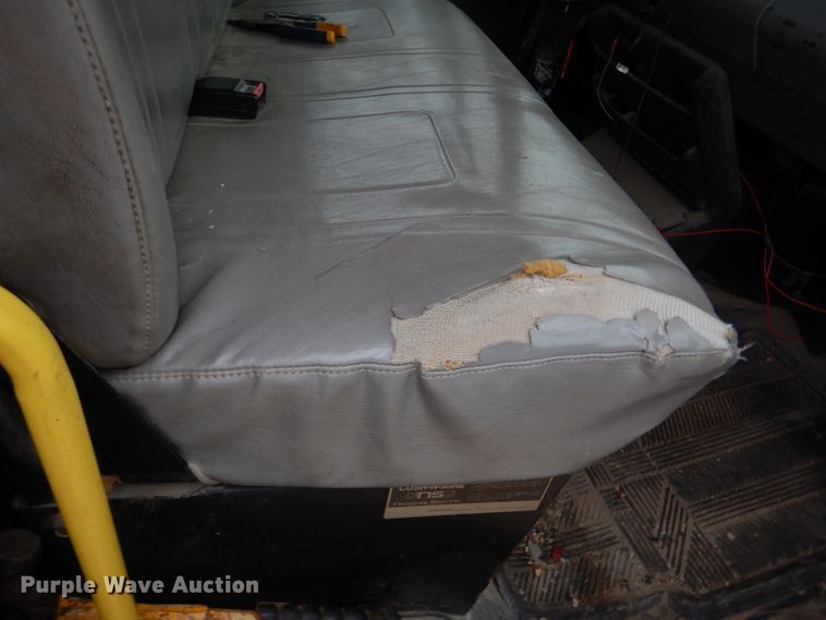 image for item DL4854 2000 Freightliner FL80  refuse truck