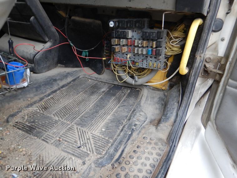 image for item DL4854 2000 Freightliner FL80  refuse truck