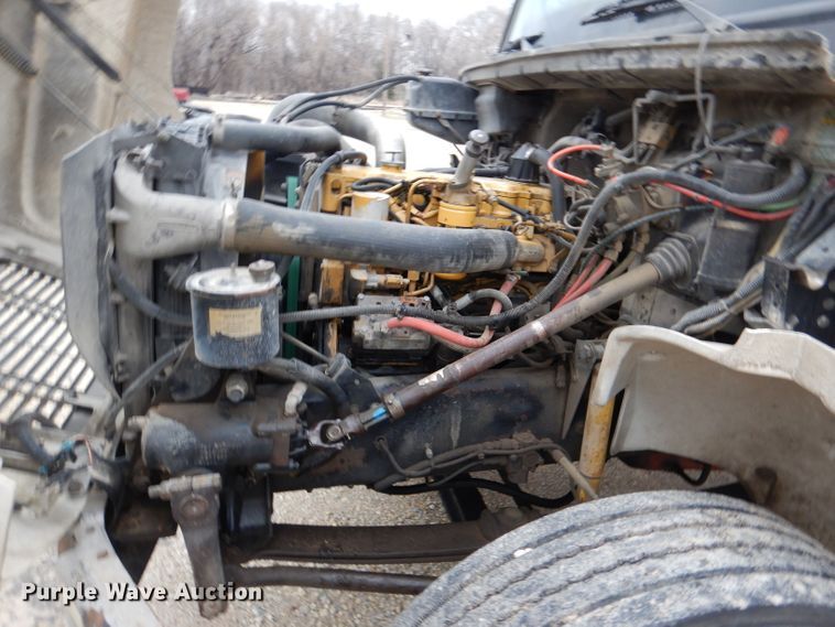 image for item DL4854 2000 Freightliner FL80  refuse truck