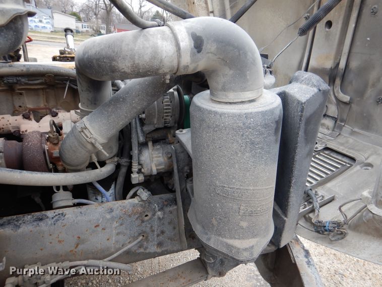 image for item DL4854 2000 Freightliner FL80  refuse truck