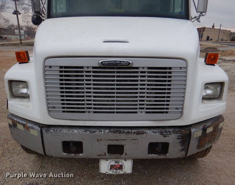 image for item DL4854 2000 Freightliner FL80  refuse truck