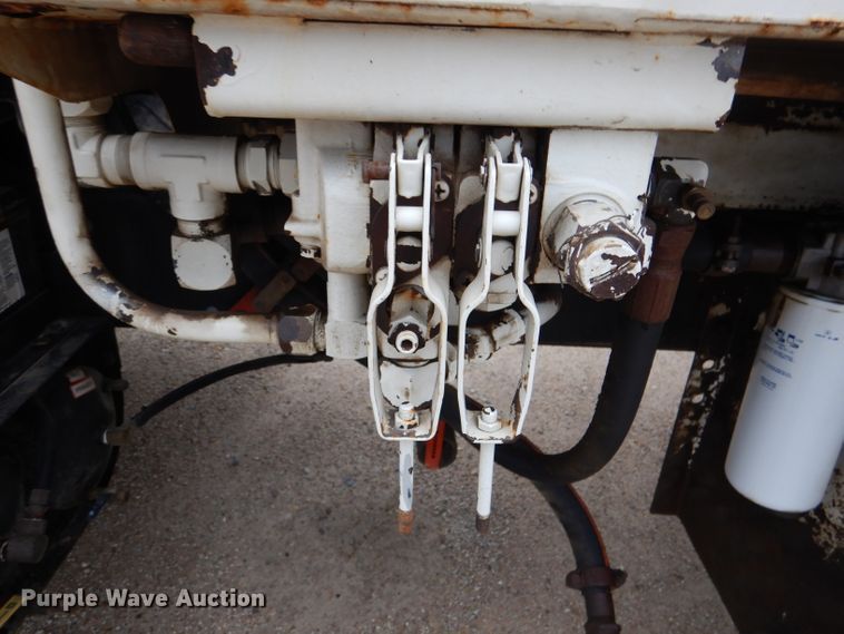 image for item DL4854 2000 Freightliner FL80  refuse truck