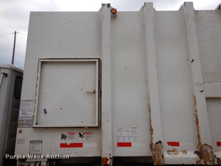 image for item DL4854 2000 Freightliner FL80  refuse truck