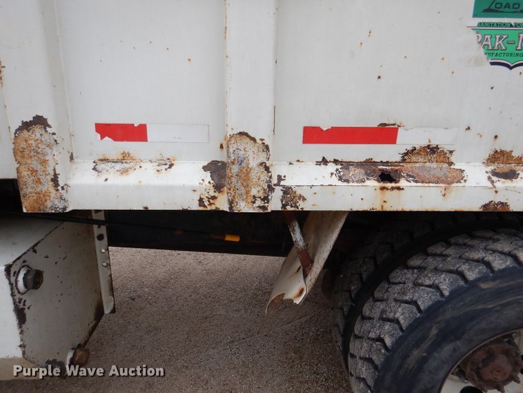 image for item DL4854 2000 Freightliner FL80  refuse truck