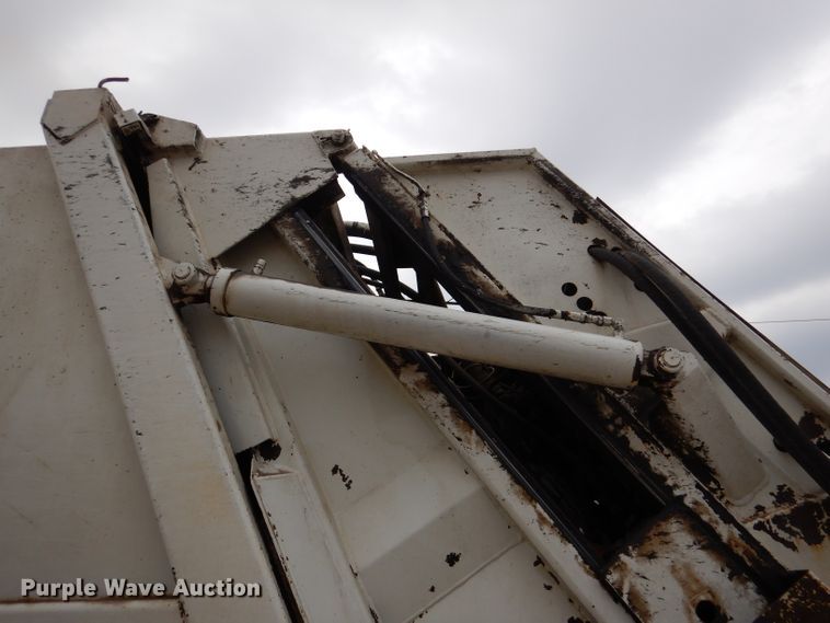 image for item DL4854 2000 Freightliner FL80  refuse truck