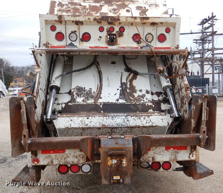 image for item DL4854 2000 Freightliner FL80  refuse truck