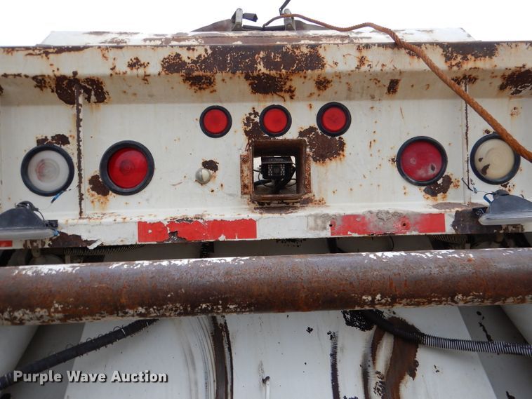 image for item DL4854 2000 Freightliner FL80  refuse truck