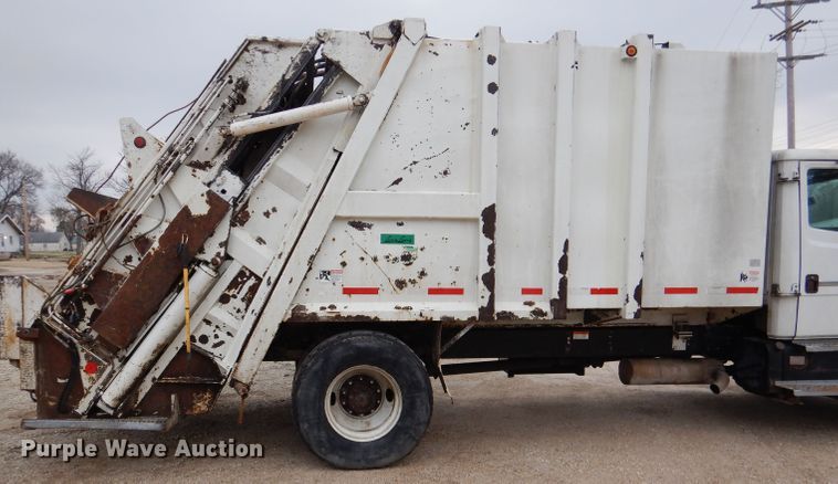image for item DL4854 2000 Freightliner FL80  refuse truck