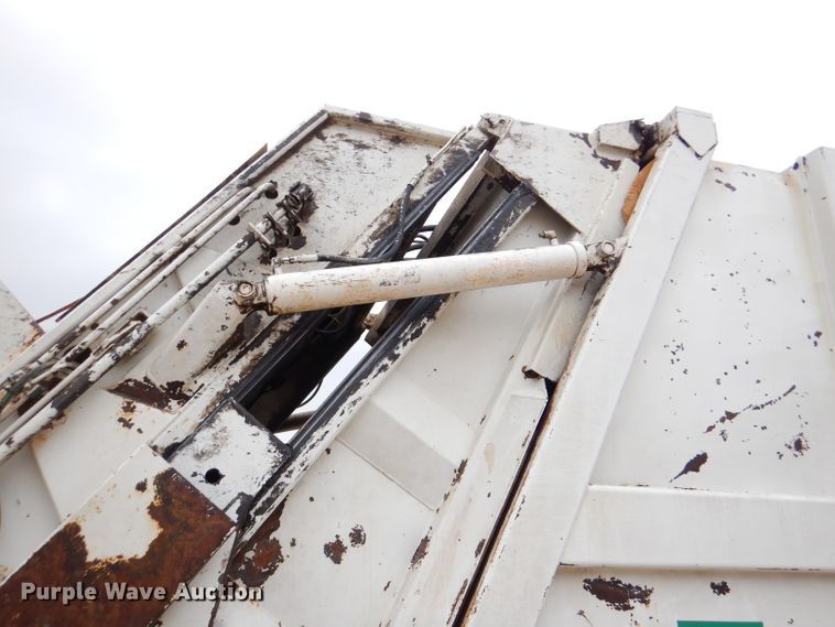 image for item DL4854 2000 Freightliner FL80  refuse truck