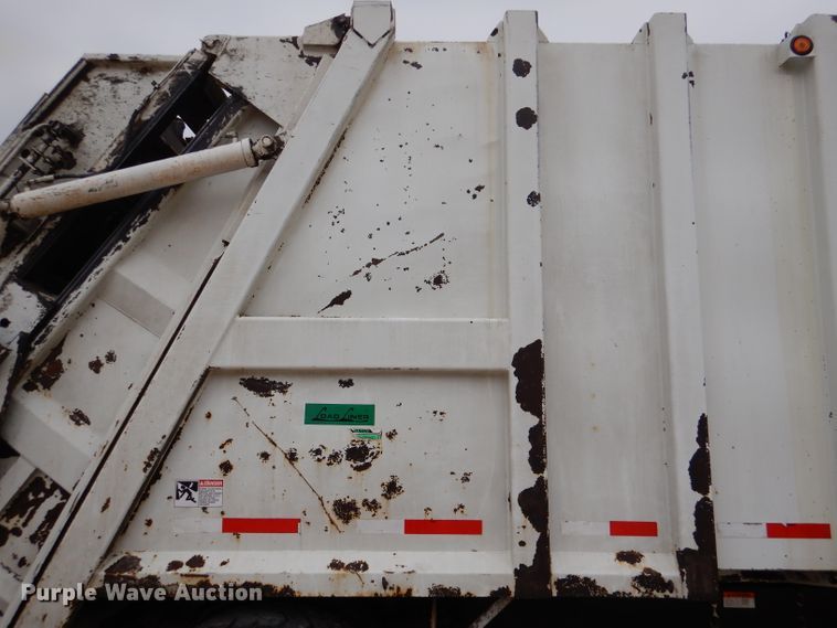 image for item DL4854 2000 Freightliner FL80  refuse truck