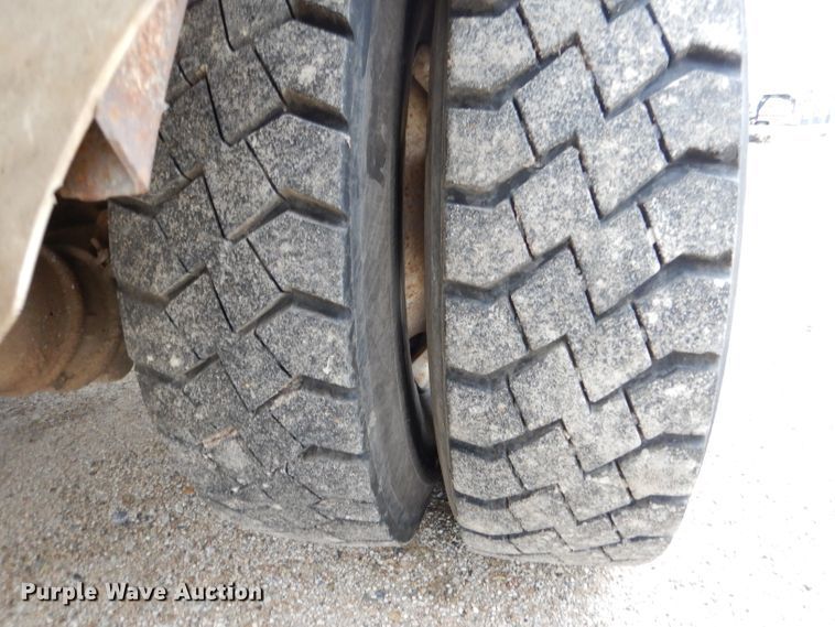 image for item DL4854 2000 Freightliner FL80  refuse truck