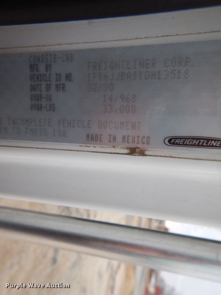 image for item DL4854 2000 Freightliner FL80  refuse truck