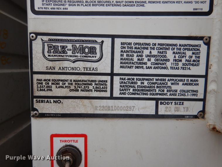 image for item DL4854 2000 Freightliner FL80  refuse truck