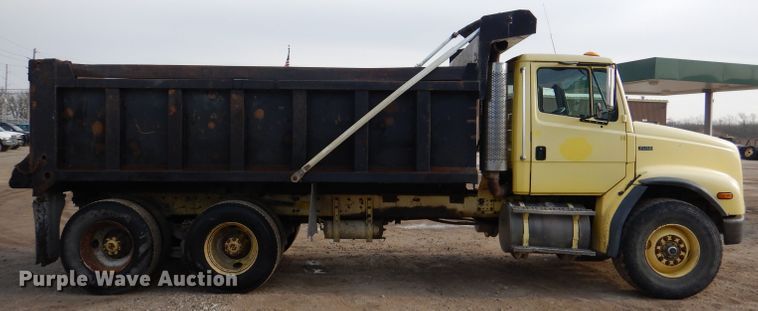 image for item DL4902 1999 Freightliner FL112  dump truck