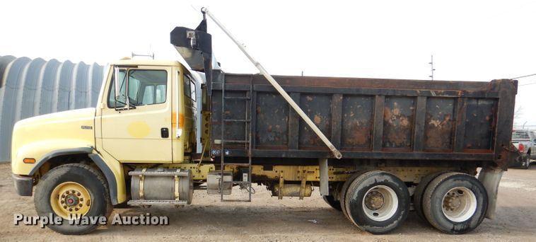 image for item DL4902 1999 Freightliner FL112  dump truck
