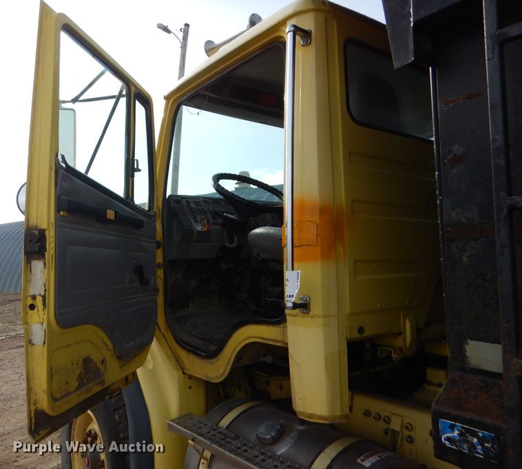 image for item DL4902 1999 Freightliner FL112  dump truck