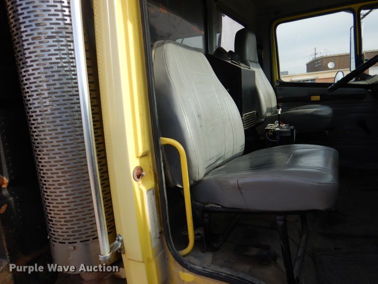 image for item DL4902 1999 Freightliner FL112  dump truck