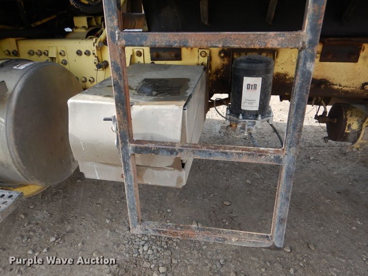 image for item DL4902 1999 Freightliner FL112  dump truck