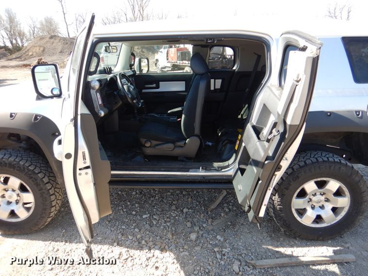 image for item DL4945 2007 Toyota FJ Cruiser  SUV