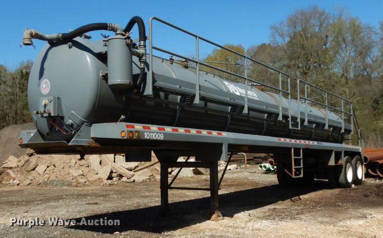 image for item DM2869 2011 Dragon 130BBL vacuum trailer