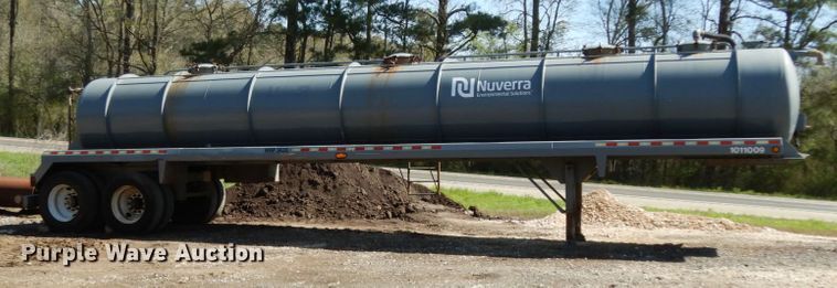 image for item DM2869 2011 Dragon 130BBL vacuum trailer