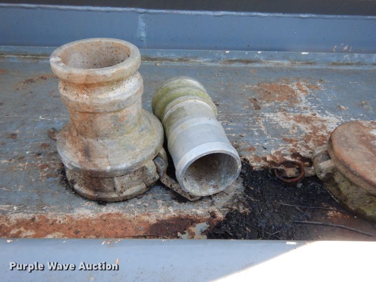 image for item DM2869 2011 Dragon 130BBL vacuum trailer