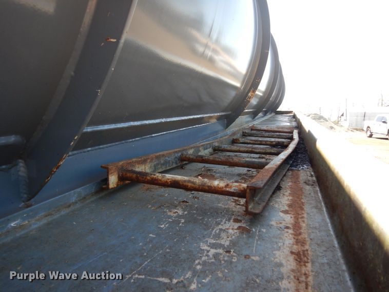 image for item DM2869 2011 Dragon 130BBL vacuum trailer