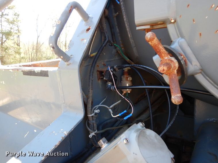 image for item DM2869 2011 Dragon 130BBL vacuum trailer