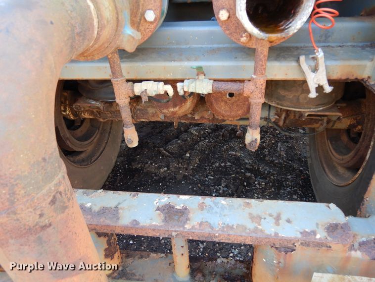 image for item DM2869 2011 Dragon 130BBL vacuum trailer