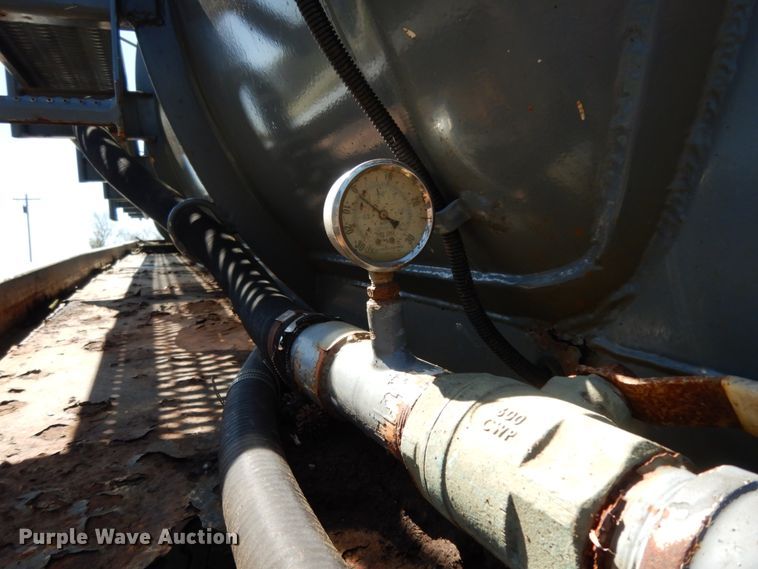 image for item DM2869 2011 Dragon 130BBL vacuum trailer