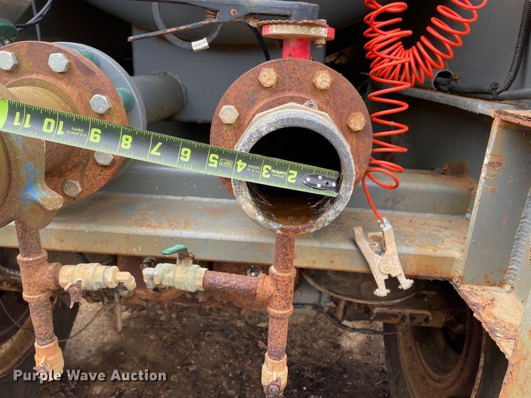 image for item DM2869 2011 Dragon 130BBL vacuum trailer