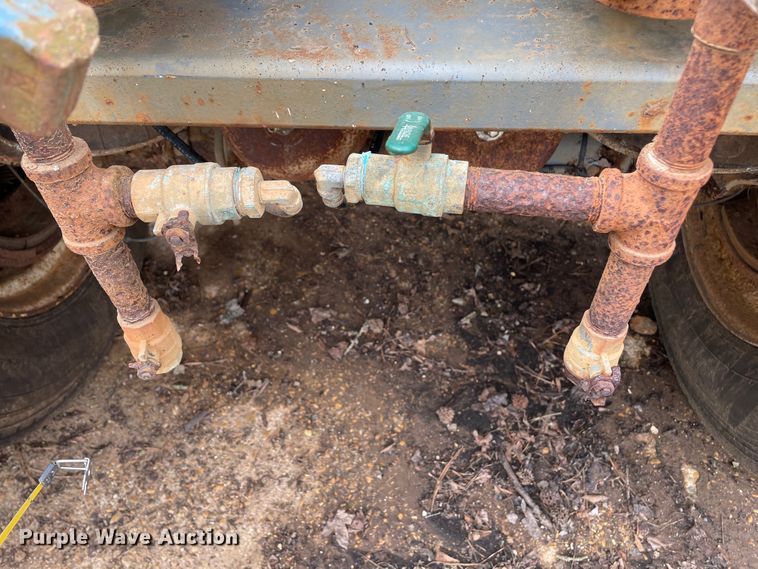 image for item DM2869 2011 Dragon 130BBL vacuum trailer