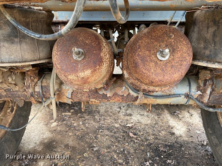 image for item DM2869 2011 Dragon 130BBL vacuum trailer