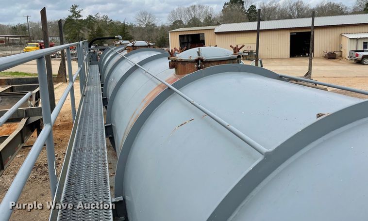 image for item DM2869 2011 Dragon 130BBL vacuum trailer