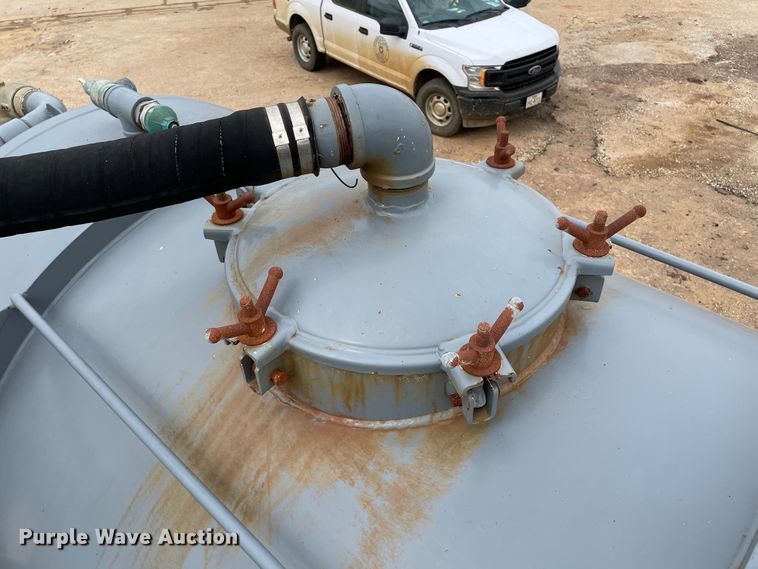 image for item DM2869 2011 Dragon 130BBL vacuum trailer