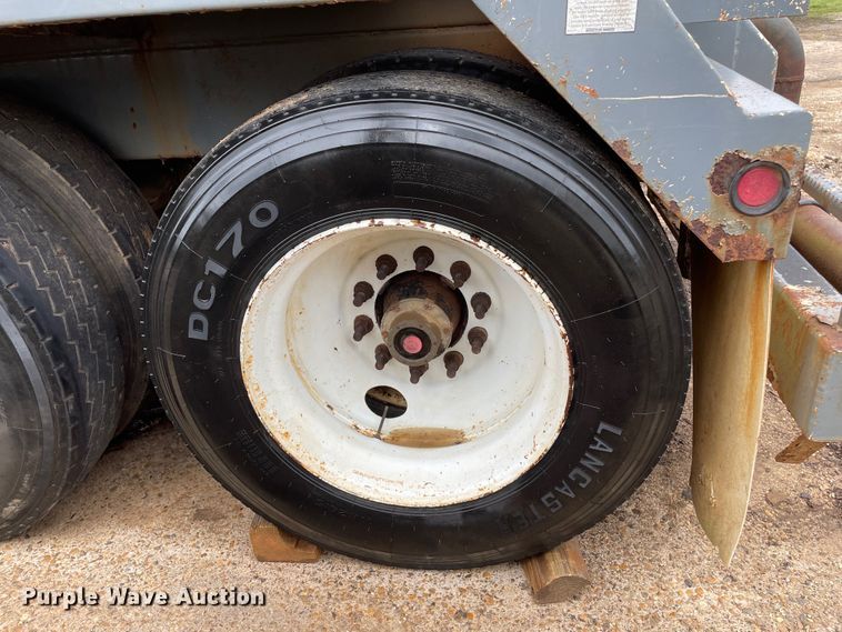 image for item DM2869 2011 Dragon 130BBL vacuum trailer