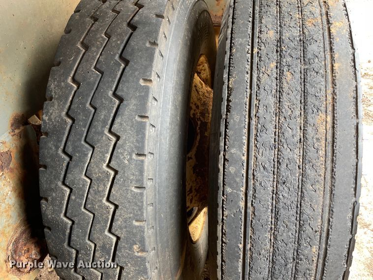 image for item DM2869 2011 Dragon 130BBL vacuum trailer