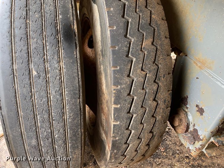 image for item DM2869 2011 Dragon 130BBL vacuum trailer