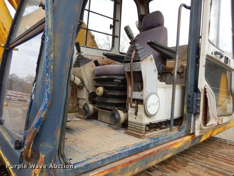 image for item DM2870 1993 Kobelco SK200LC  excavator