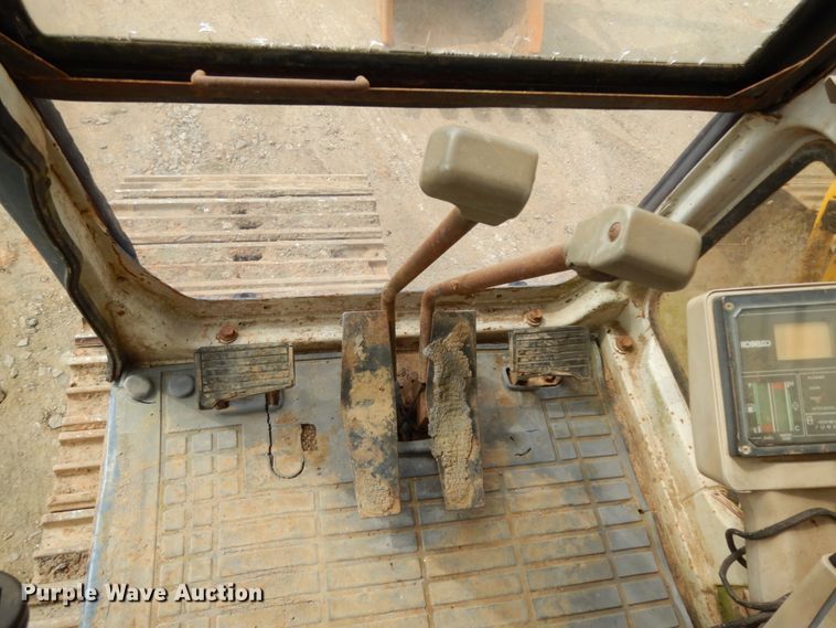 image for item DM2870 1993 Kobelco SK200LC  excavator