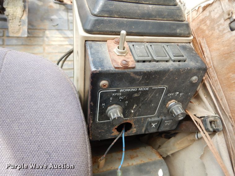 image for item DM2870 1993 Kobelco SK200LC  excavator